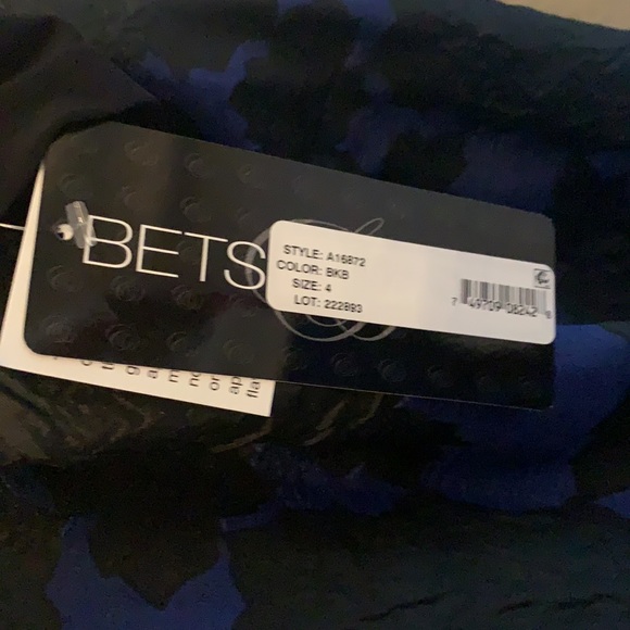 NWT Betsy & Adams Gorgeous Blue Black Floral Gown - Picture 5 of 10